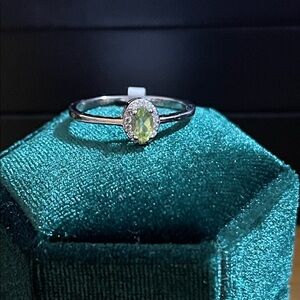 Elegant & Cute Natural Peridot Gemstone Ring in 925 Sterling Silver Size 7